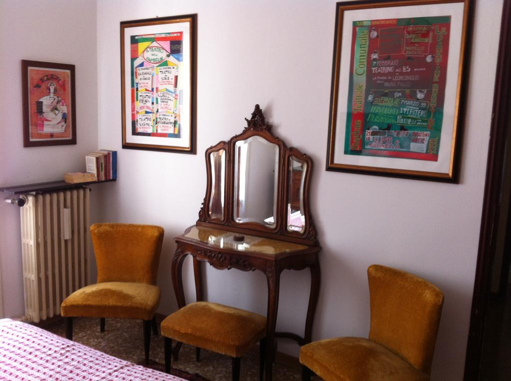 La Casa Creativa Bed & Breakfast Lomnago Cameră foto
